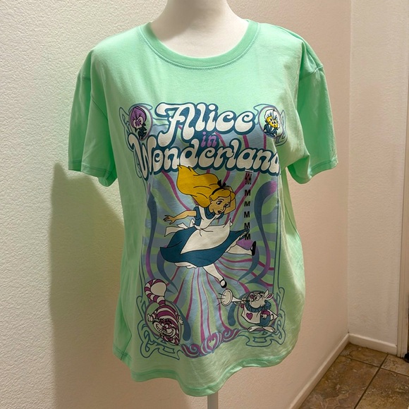 Disney Tops - Disney t shirt